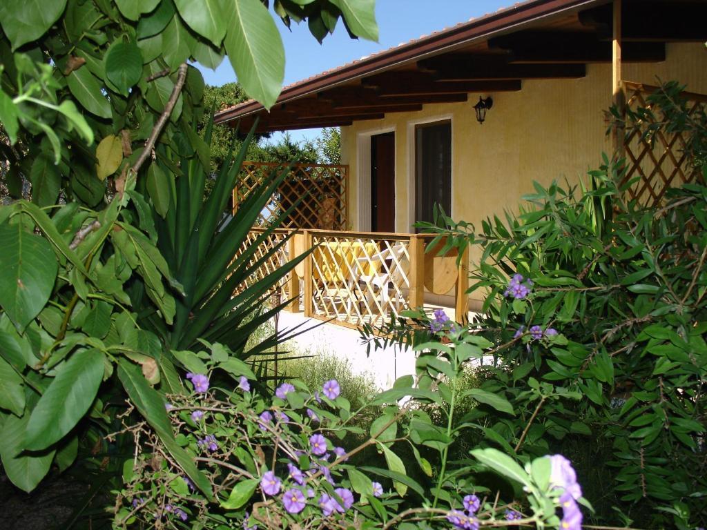 S'Alzolitta Hotel Magomadas Стая снимка